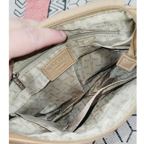 MATTIES LIGHT TAN SHOULDER BAG - Picture 11 of 16
